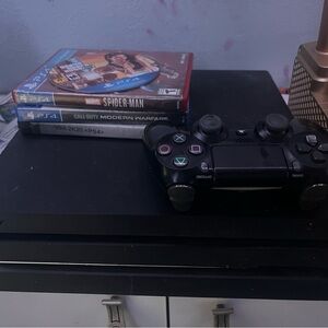 Play Station 4 Pro and + expensive games for only 300$